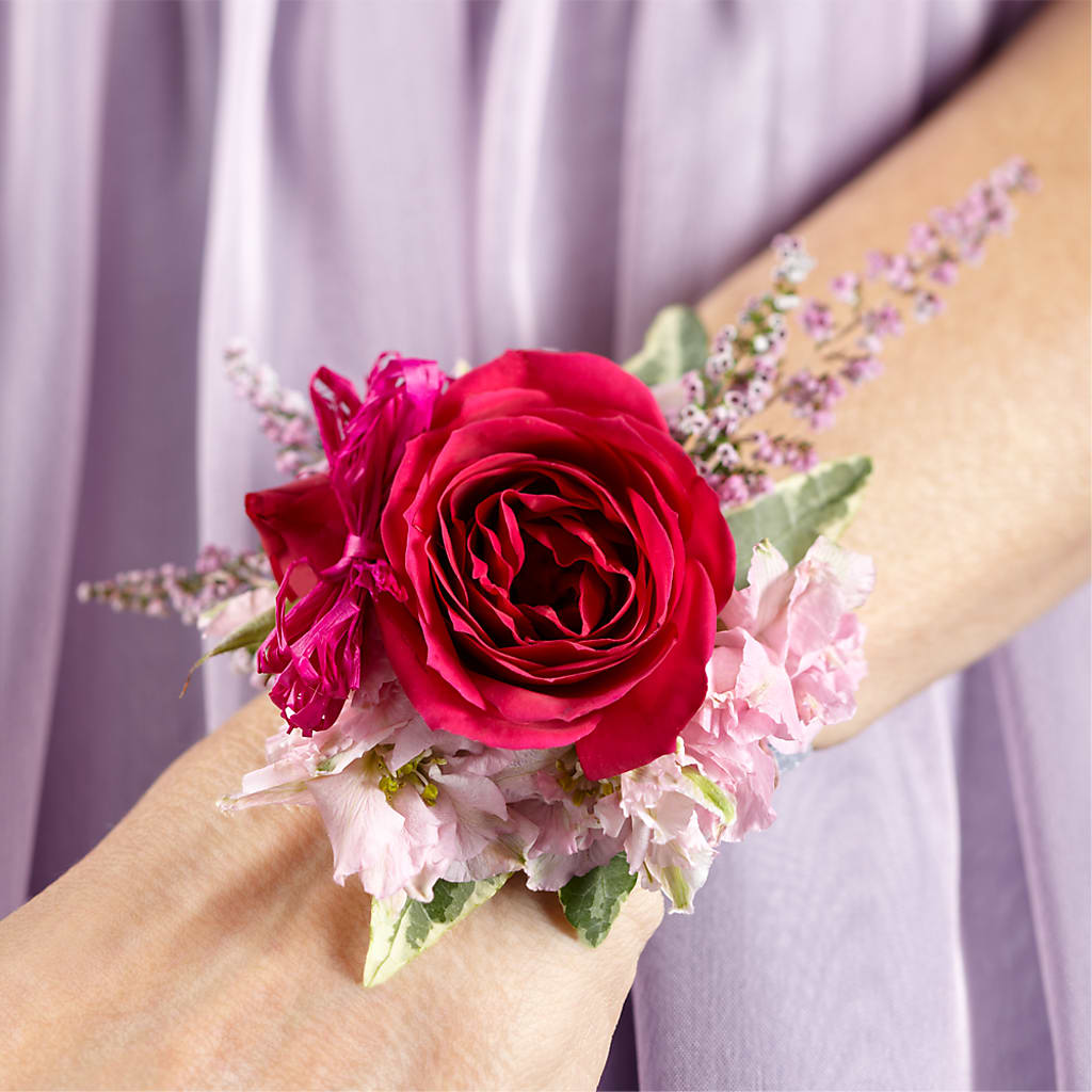 Rose Charm Corsage – My Flower Market, Santa Ana CA